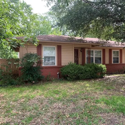 Buy this 3 bed house on 3603 Briscoe Street in Greenville, TX 75401