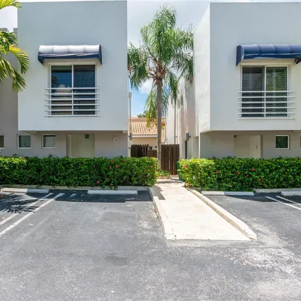 Image 4 - 2945 Bridgeport Avenue, South Bay Estates, Miami, FL 33133, USA - Townhouse for rent