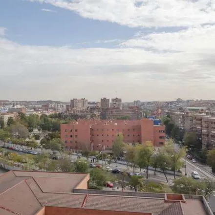Image 6 - Instituto de Educación Secundaria Juan de la Cierva, Calle de la Caoba, 1, 28005 Madrid, Spain - Apartment for rent