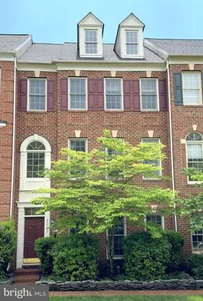 Rent this 3 bed townhouse on 43789 Apache Wells Terrace in Leesburg, VA 20176