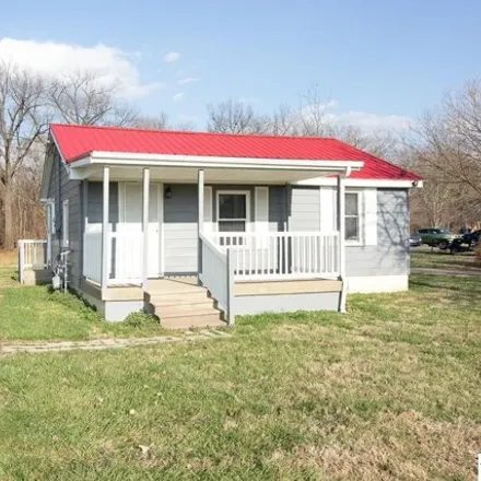 Rent this 2 bed house on Gold City Towing in 1922 Dixie Highway South, Rogersville