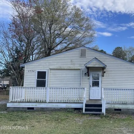 Buy this 3 bed house on 2778 Worth Drive in Wilmington, NC 28412