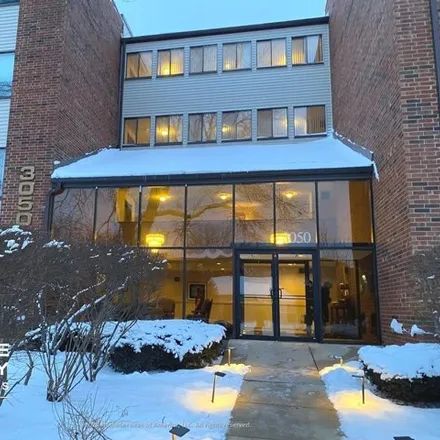 Image 2 - 3050 Pheasant Creek Drive, Northbrook, IL 60062, USA - Condo for sale