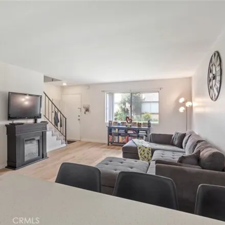 Image 4 - 8414 Columbus Ave Unit 17, North Hills, California, 91343 - Condo for sale