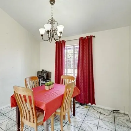 Image 7 - 1264 North Wilmington Boulevard, Los Angeles, CA 90744, USA - House for sale