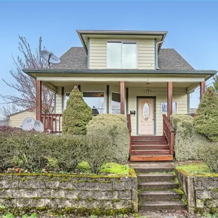 Buy this 3 bed house on 8031 Northeast Glisan Street in Portland, OR 97213