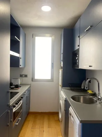 Image 4 - Ronda de Segovia, 38, 28005 Madrid, Spain - Apartment for rent