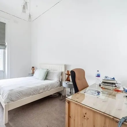 Image 2 - 68-70 Kenway Road, London, SW5 0RA, United Kingdom - Apartment for rent