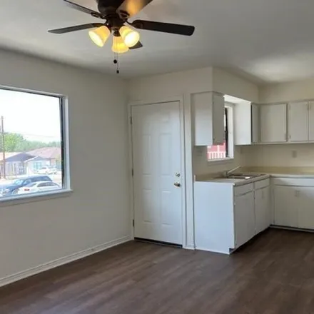 Image 7 - 4279 North Stone Avenue, Laredo, TX 78041, USA - Apartment for rent