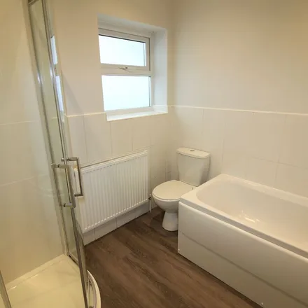 Image 3 - 28 Olton Boulevard East, Fox Hollies, B27 7NG, United Kingdom - Apartment for rent