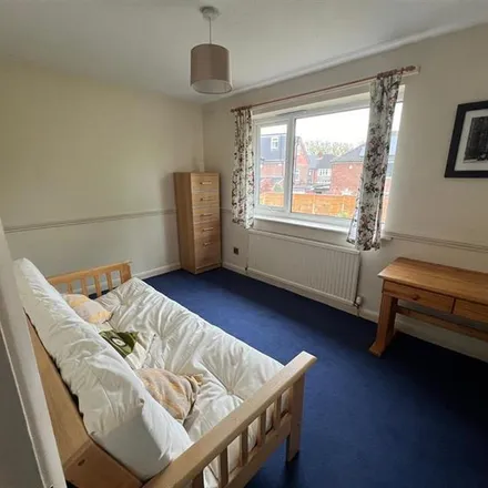 Image 4 - Little Brook Road, West Timperley, M33 4WG, United Kingdom - Apartment for rent