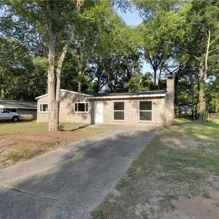 Buy this 3 bed house on 658 West Lancewood Drive in Cambridge Estates, Mobile