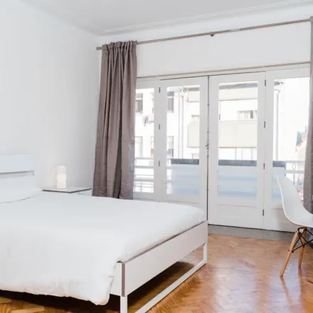 Rent this 6 bed apartment on Pingo Doce in Rua de Nossa Senhora de Fátima, 4100-999 Porto