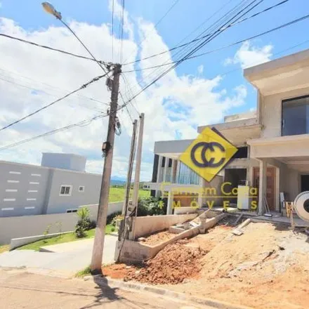 Buy this 4 bed house on Avenida Vale dos Cristais in Macaé - RJ, 27930-480