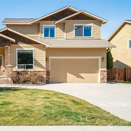 Buy this 3 bed house on 912 N Woodward Dr in Wenatchee, Washington