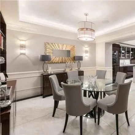 Image 4 - Glendore House, 30 Clarges Street, London, W1J 8AB, United Kingdom - Townhouse for sale