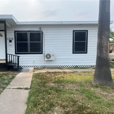 Rent this 4 bed house on 1061 South 16th Street in Kingsville, TX 78363