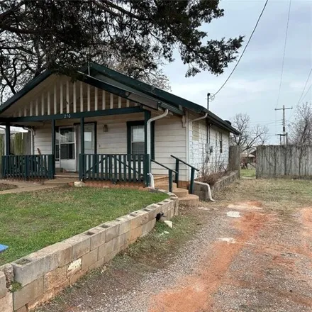 Rent this 3 bed house on 258 East Broadway Street in Blanchard, McClain County