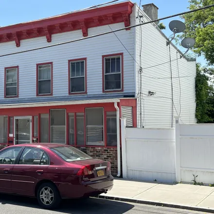 Image 3 - 52 Delaware Street, City of Albany, NY 12202, USA - Duplex for sale