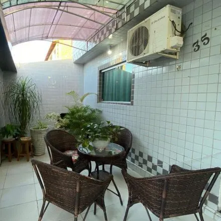 Buy this 6 bed house on Rua Tracunhaém in Boa Vista, Caruaru -