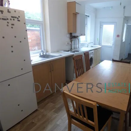 Rent this 6 bed townhouse on 10 Brazil Street in Leicester, LE2 7LB