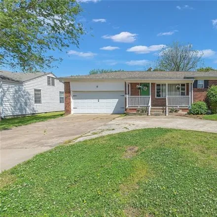 Buy this 3 bed house on 231 West Davis Avenue in Sapulpa, OK 74066