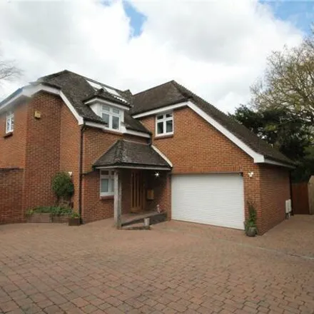 Buy this 6 bed house on 8 Beechdene in Tadworth, KT20 5EA