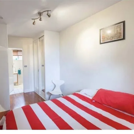 Rent this 1 bed apartment on Dee Why NSW 2099