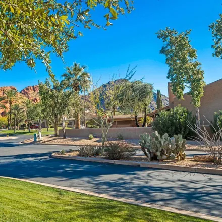 Image 1 - 18055, East Camelback Road, Phoenix, AZ 85018, USA - Townhouse for rent
