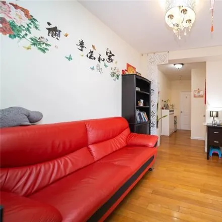 Image 5 - 99-72 66th Road, New York, NY 11374, USA - Apartment for sale