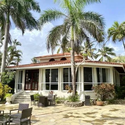 Buy this studio house on Luxury Villas $ 415