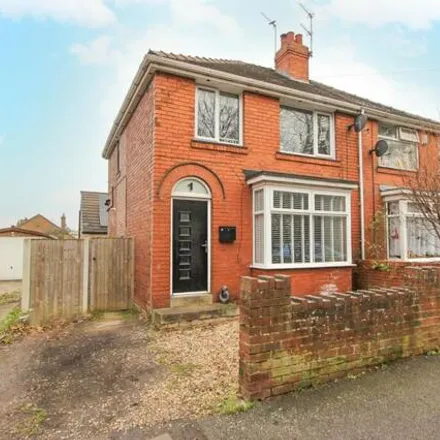 Buy this 3 bed duplex on The Boulevard in Edenthorpe, DN3 2QH