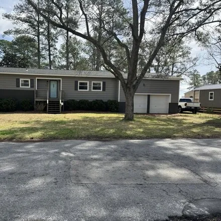 Buy this 3 bed house on 422 Lamont Street in Belhaven, NC 27810