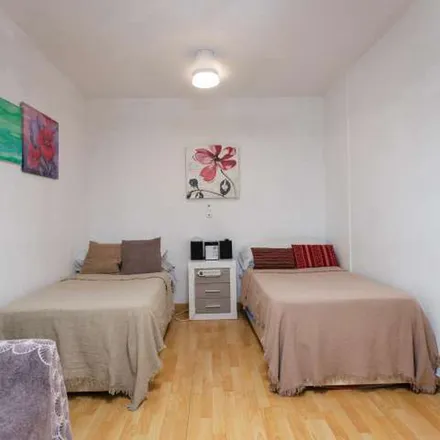 Rent this 4 bed apartment on Carrer de Santander in 22, 46017 Valencia