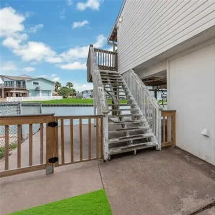 Image 4 - 234 Tamana Drive, Tiki Island, Galveston County, TX 77554, USA - House for sale