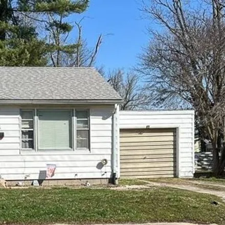 Buy this 2 bed house on 734 West Fayette Street in Pittsfield, IL 62363