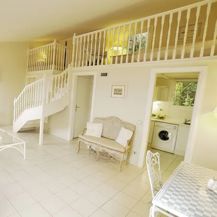 Rent this 1 bed apartment on Avenue des Fleurs in 06230 Saint-Jean-Cap-Ferrat, France