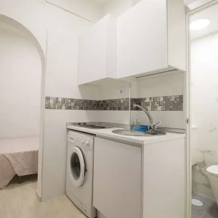Image 9 - Baba Móviles, Calle de San Bernardo, 42, 28015 Madrid, Spain - Apartment for rent