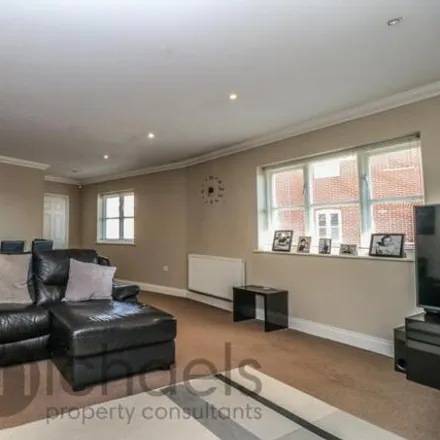 Image 4 - 18 Groves Close, Colchester, CO4 5BP, United Kingdom - House for sale