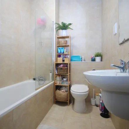 Image 3 - Pendle Road, London, SW16 6RS, United Kingdom - Apartment for rent