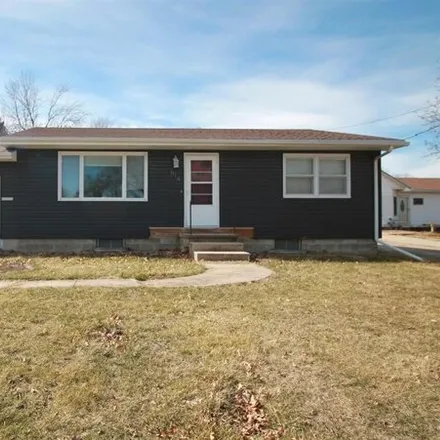 Buy this 2 bed house on 658 North 20th Street in Clarinda, IA 51632