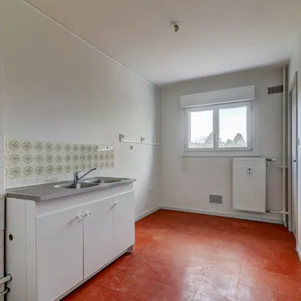 Rent this 3 bed apartment on 10 Rue Gaston Roupnel in 21200 Beaune, France