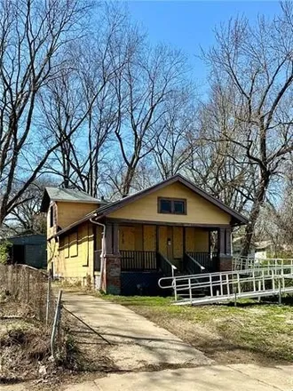 Buy this 3 bed house on 5774 Park Avenue in Kansas City, MO 64130
