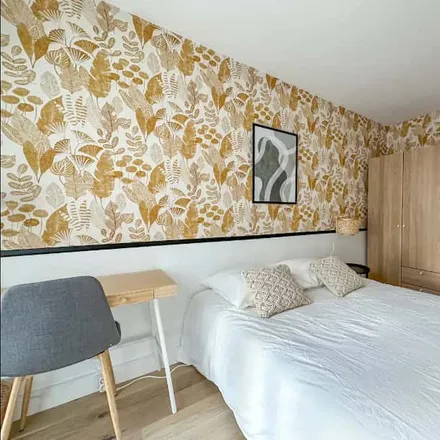 Rent this 4 bed room on 150 Rue de Lourmel in 75015 Paris, France