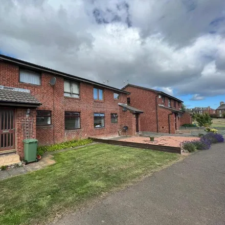 Rent this 2 bed apartment on Beachmont Place in Dunbar, EH42 1YE