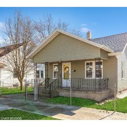 Buy this 2 bed house on 231 East Grove Street in Mishawaka, IN 46545