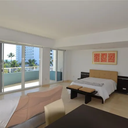 Image 3 - 200 Ocean Drive, Miami Beach, FL 33139, USA - Apartment for rent