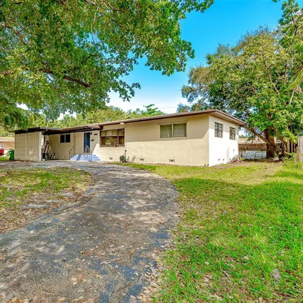Image 1 - 19665 Northeast 12th Avenue, Ives Estates, Miami-Dade County, FL 33179, USA - House for sale