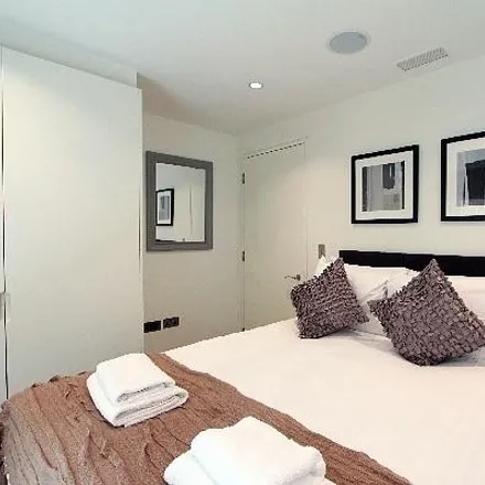 Image 5 - The Clarence, 4 Dover Street, London, W1S 4NW, United Kingdom - Apartment for rent