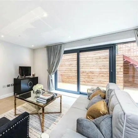 Image 5 - 262 Finchley Road, London, NW3 7SW, United Kingdom - House for rent